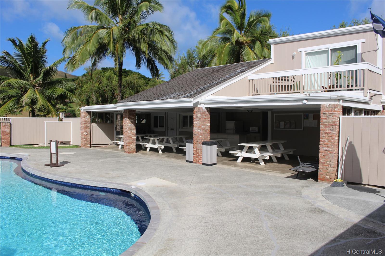 yacht club terrace kaneohe