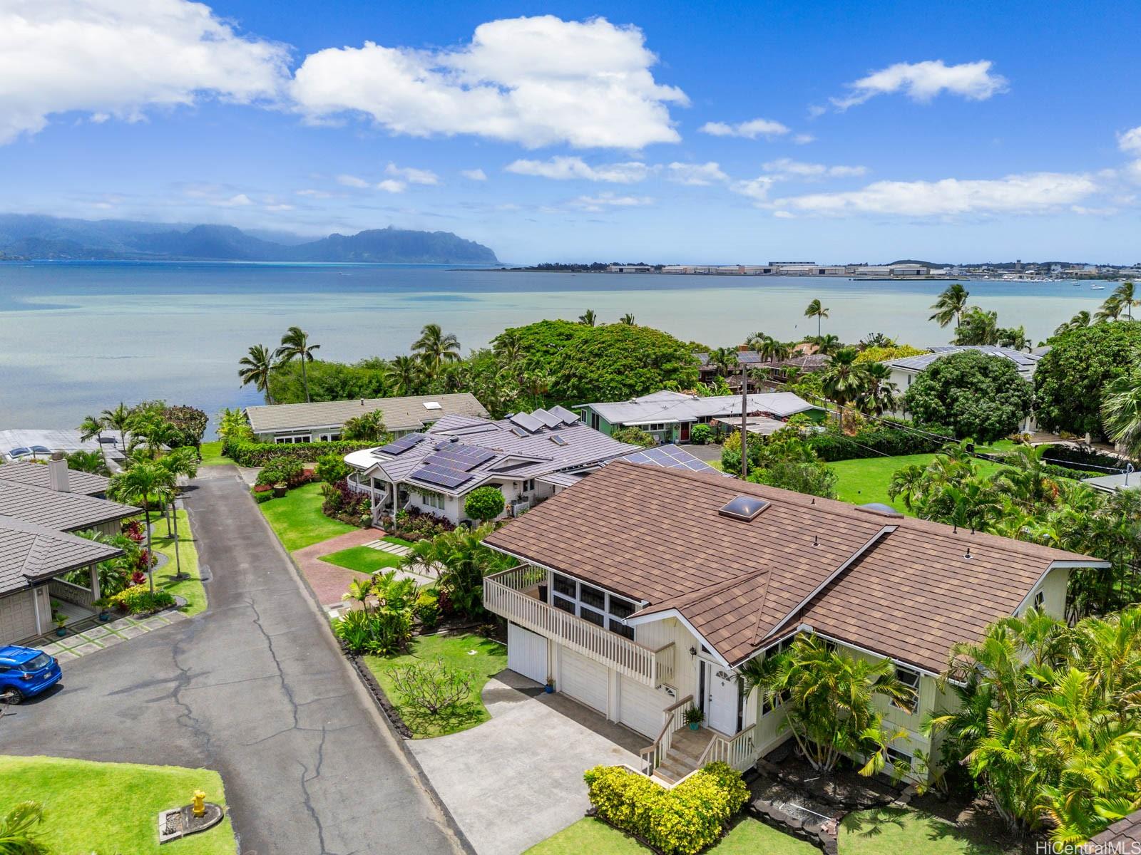 44-313 Kaneohe Bay Dr Kaneohe - Multi-family - photo 2 of 25