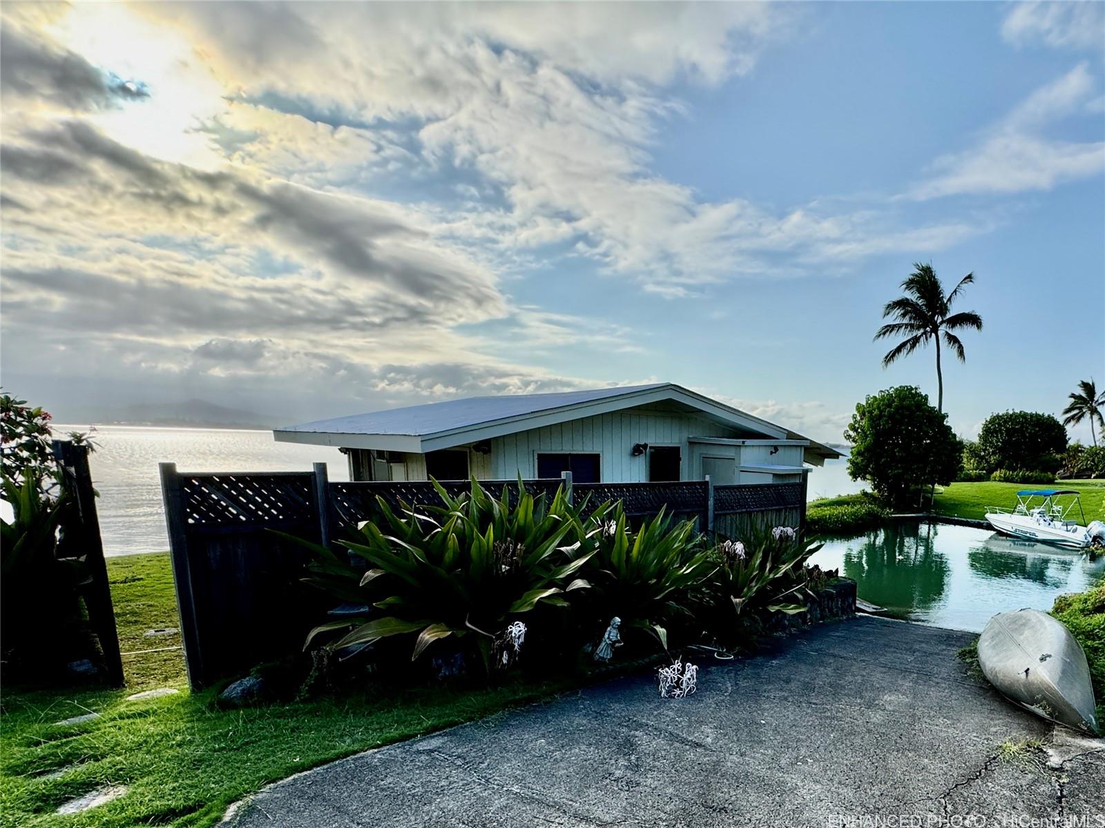 44-327 Kaneohe Bay Drive Kaneohe - Multi-family - photo 3 of 24