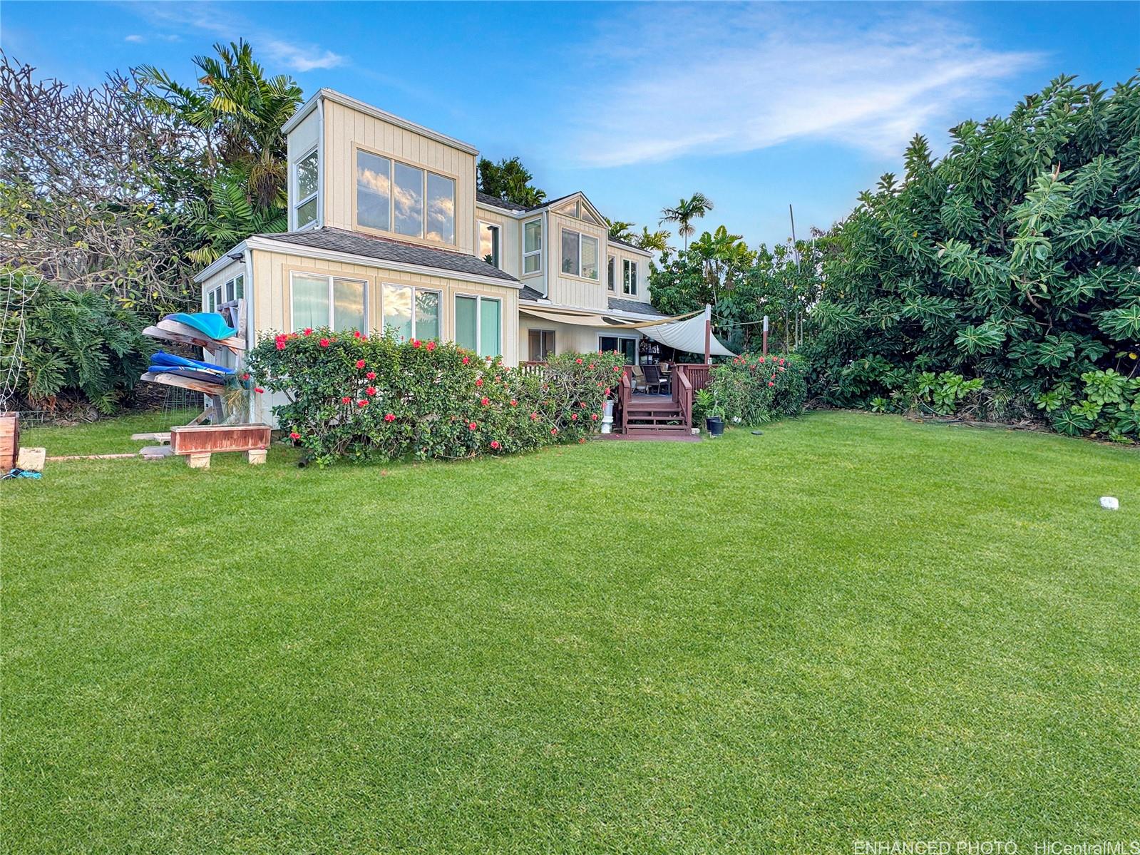 44-327  Kaneohe Bay Dr Kaneohe Bay, Kaneohe home - photo 2 of 23