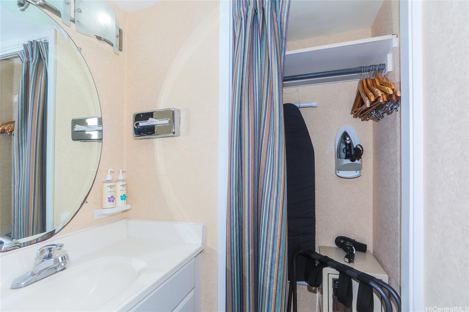 Aloha Surf Hotel condo # 507, Honolulu, Hawaii - photo 14 of 25