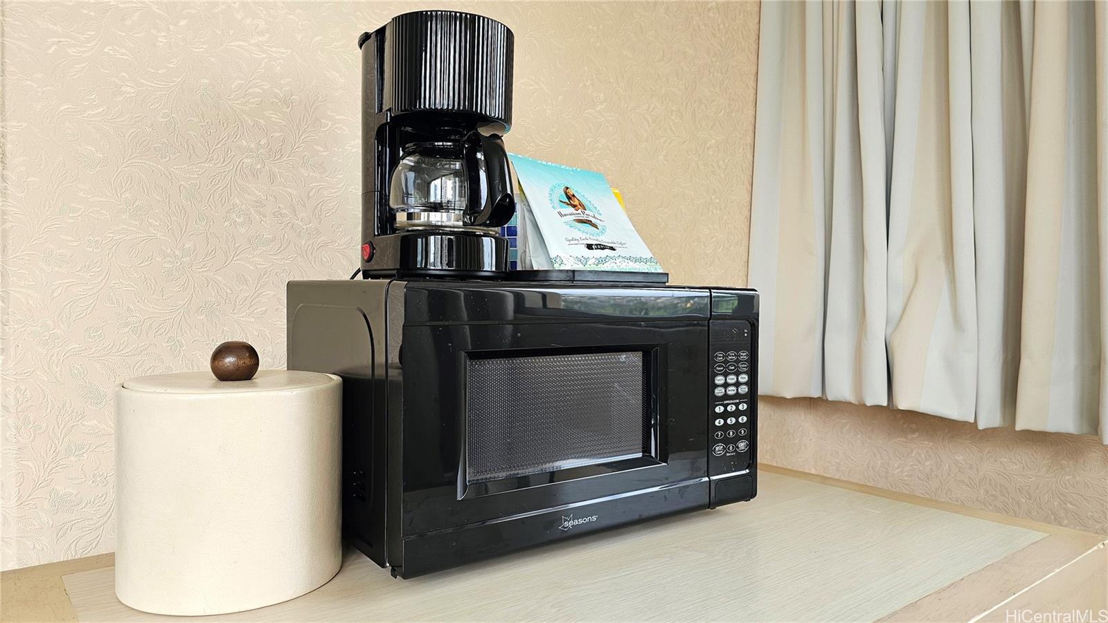 Aloha Surf Hotel condo # 610, Honolulu, Hawaii - photo 20 of 25