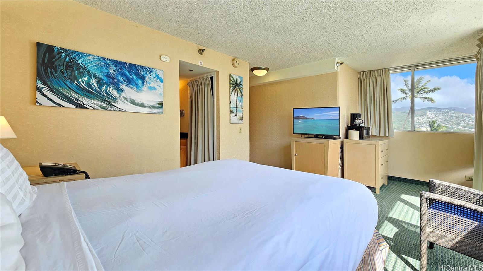 Aloha Surf Hotel condo # 610, Honolulu, Hawaii - photo 5 of 25