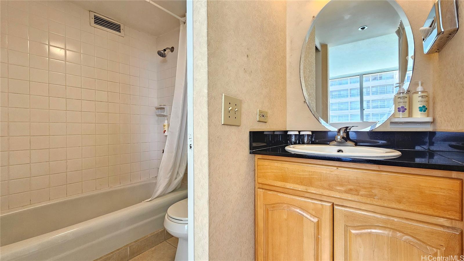 Aloha Surf Hotel condo # 610, Honolulu, Hawaii - photo 7 of 25