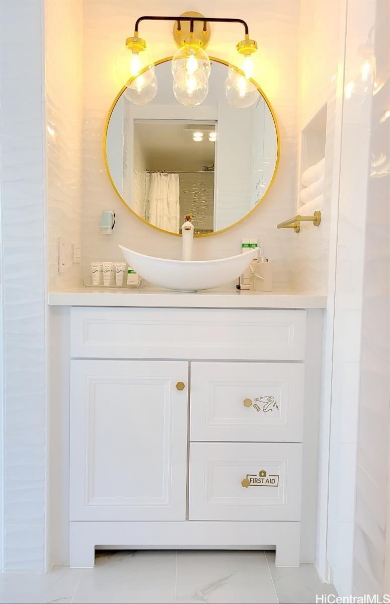 Aloha Surf Hotel condo # 611, Honolulu, Hawaii - photo 8 of 13