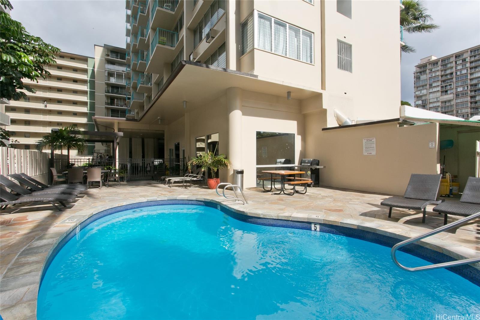 Aloha Surf Hotel condo # 705, Honolulu, Hawaii - photo 13 of 15