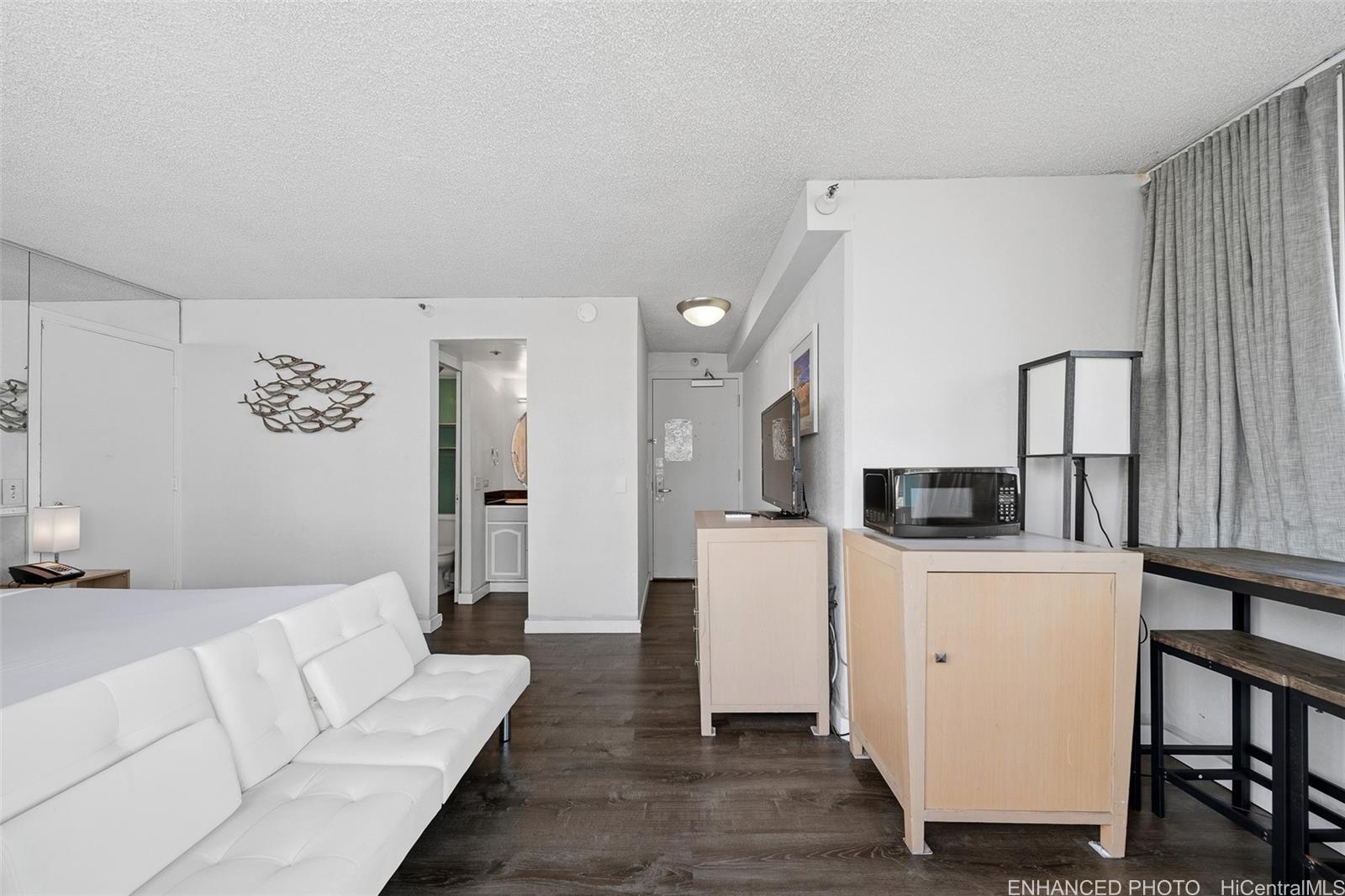 Aloha Surf Hotel condo # 810, Honolulu, Hawaii - photo 4 of 23