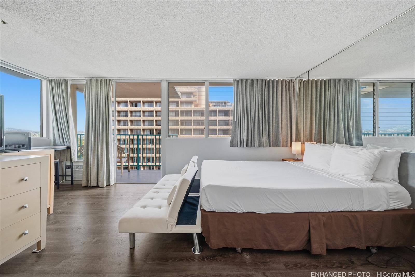 Aloha Surf Hotel condo # 810, Honolulu, Hawaii - photo 6 of 23