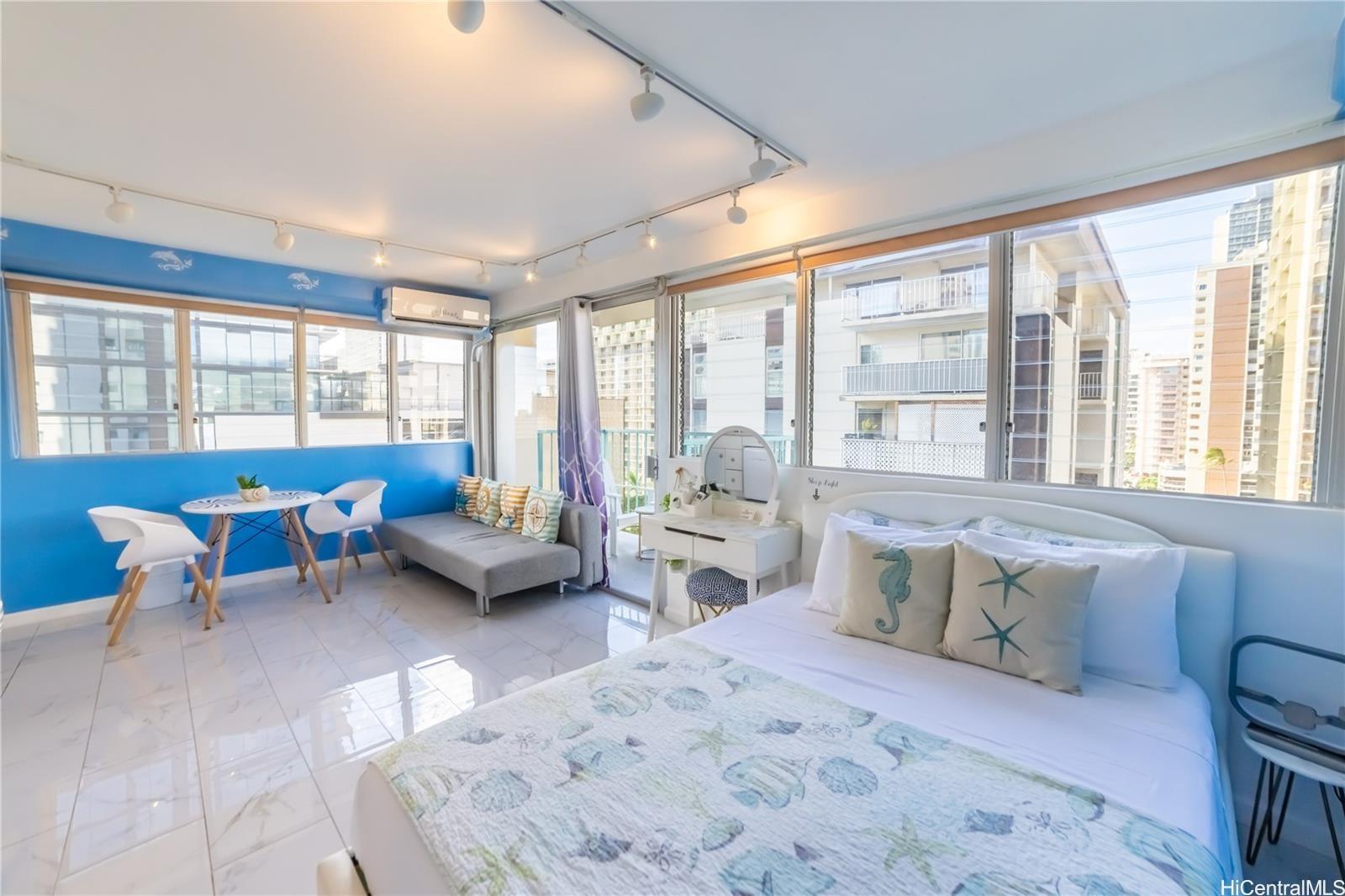 Aloha Surf Hotel condo # 903, Honolulu, Hawaii - photo 2 of 11