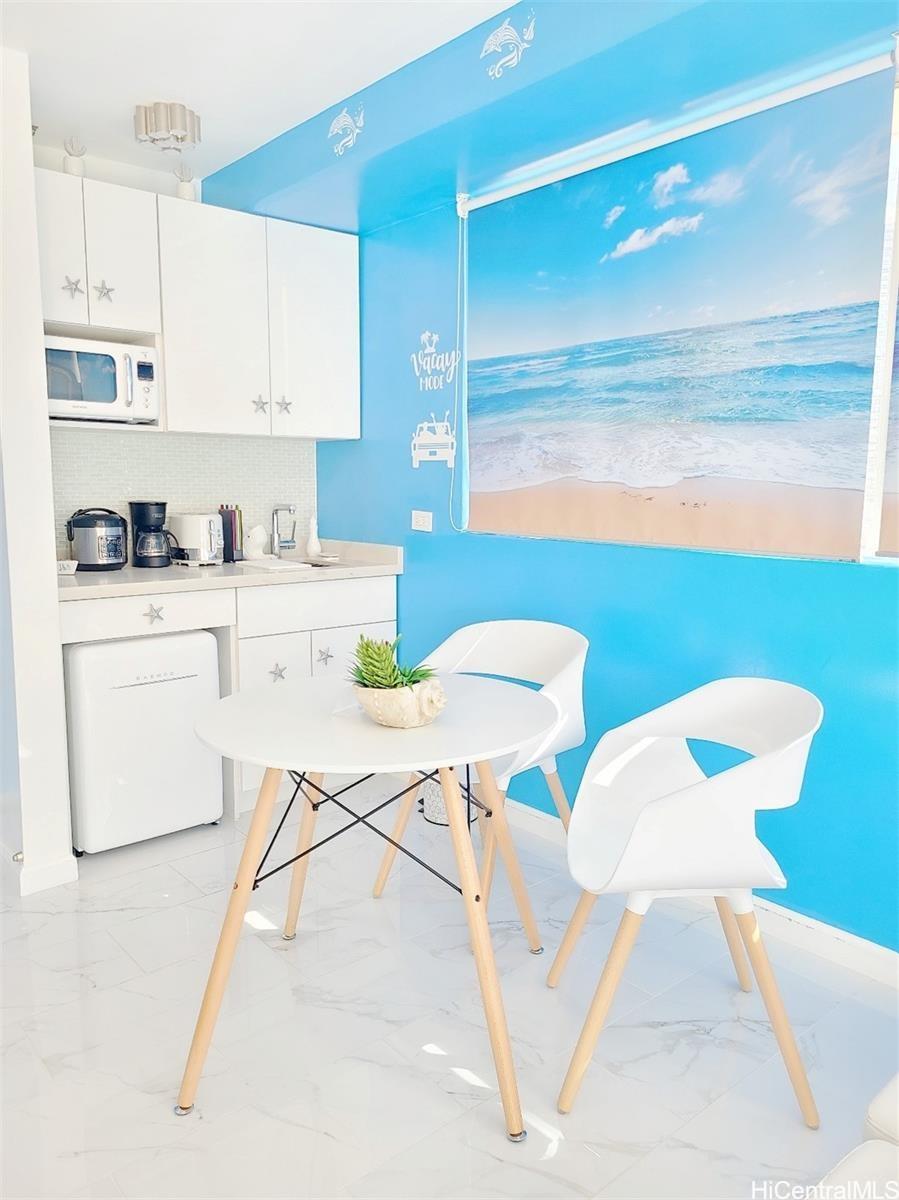 Aloha Surf Hotel condo # 903, Honolulu, Hawaii - photo 5 of 11