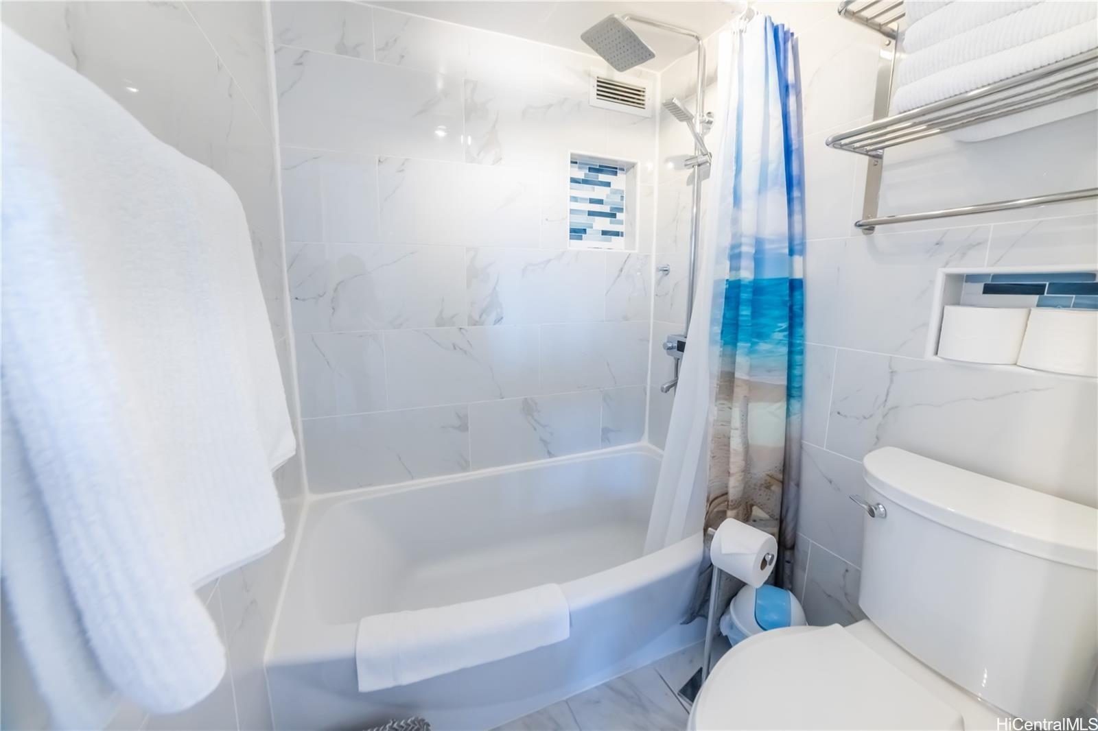 Aloha Surf Hotel condo # 903, Honolulu, Hawaii - photo 7 of 11