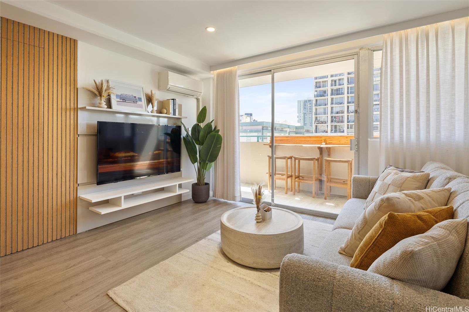 Aloha Surf Hotel condo # PH-F (1605), Honolulu, Hawaii - photo 2 of 25