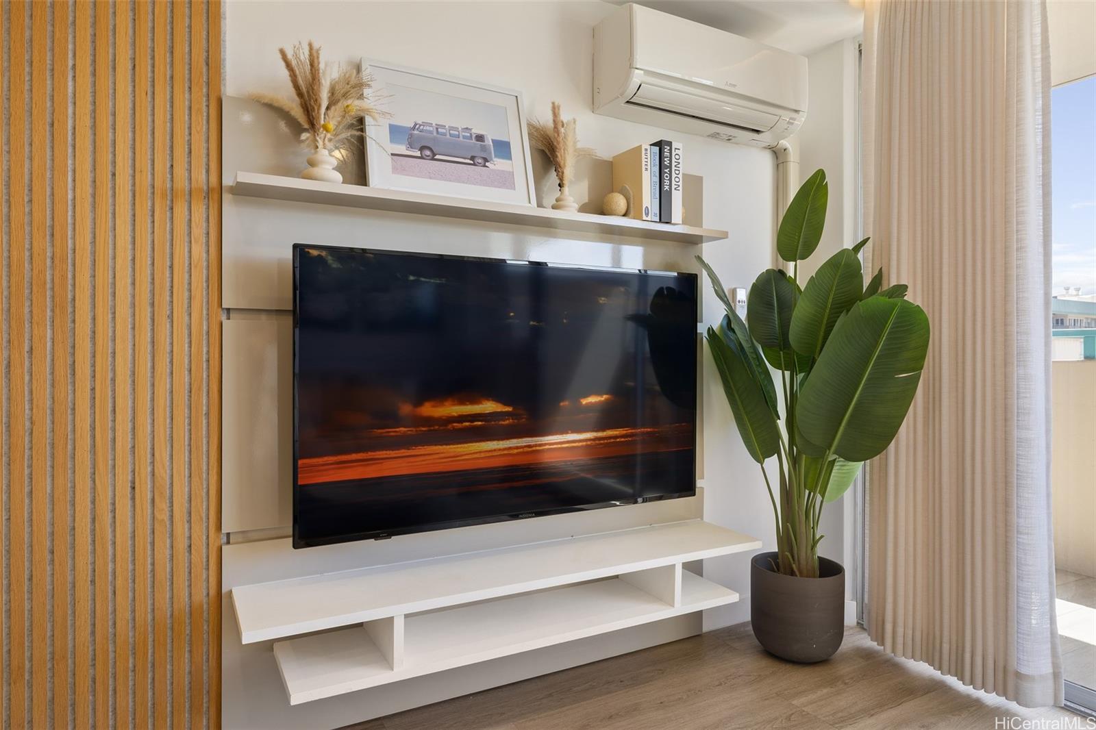 Aloha Surf Hotel condo # PH-F (1605), Honolulu, Hawaii - photo 14 of 25