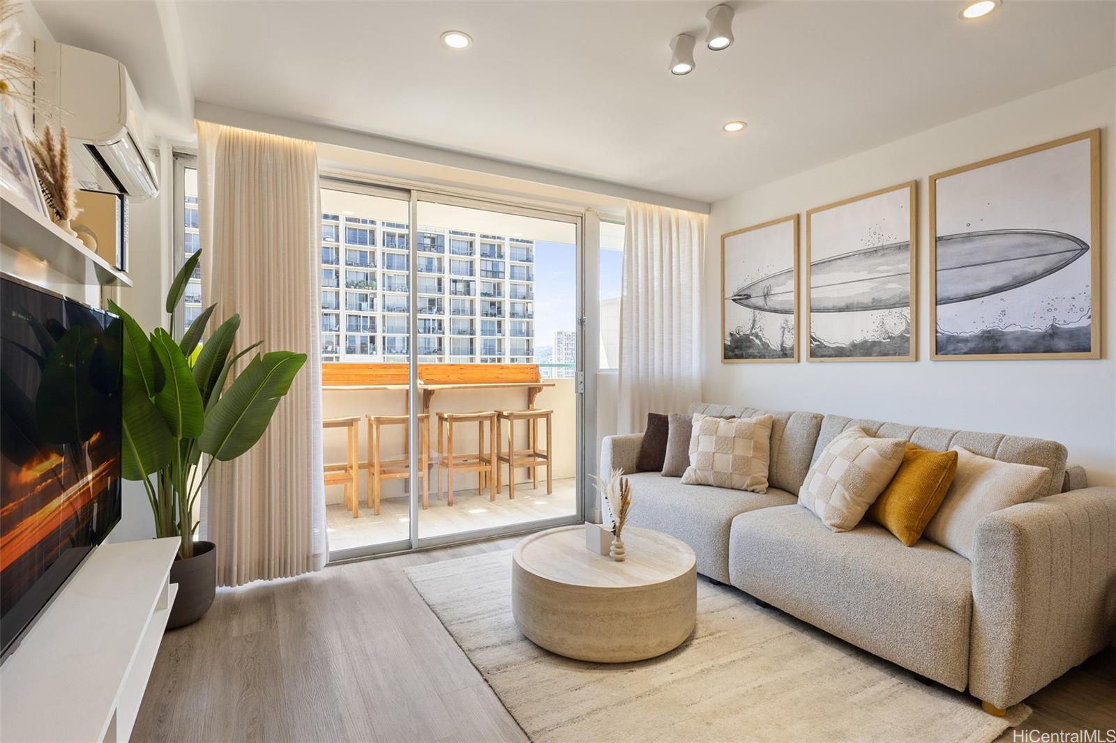 Aloha Surf Hotel condo # PH-F (1605), Honolulu, Hawaii - photo 3 of 25