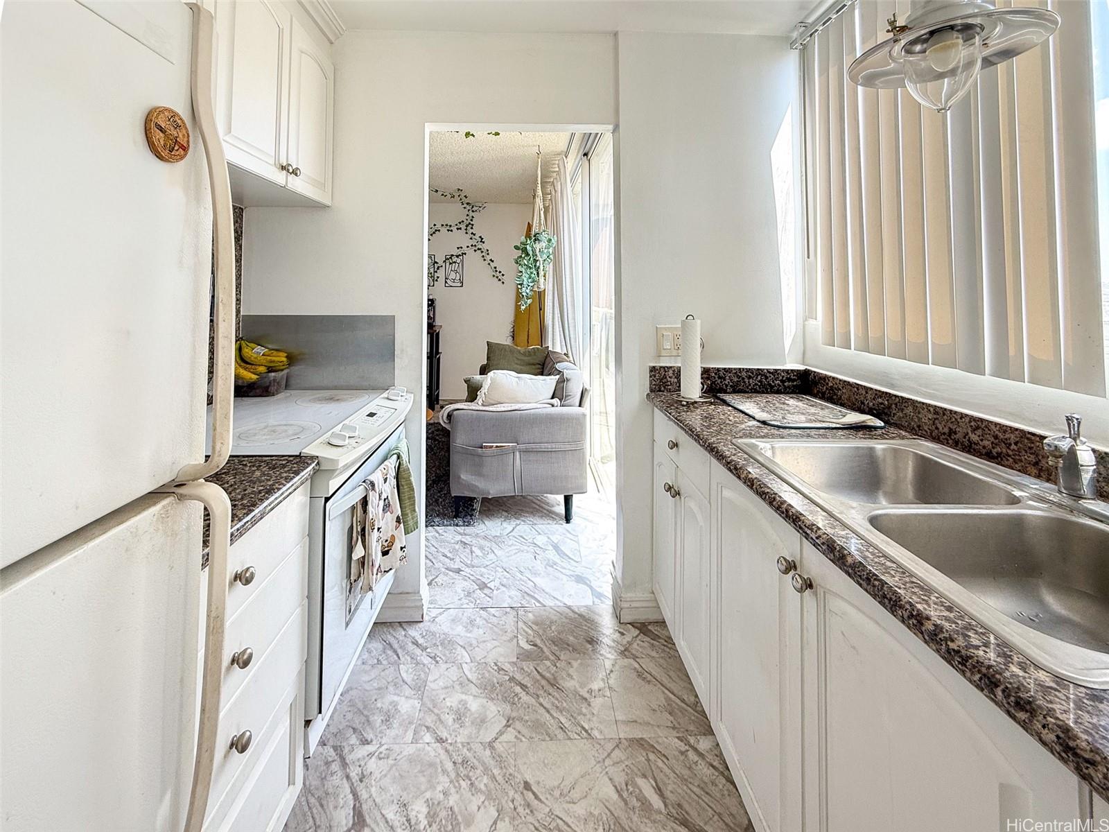 444 Nahua condo # 1605, Honolulu, Hawaii - photo 6 of 22