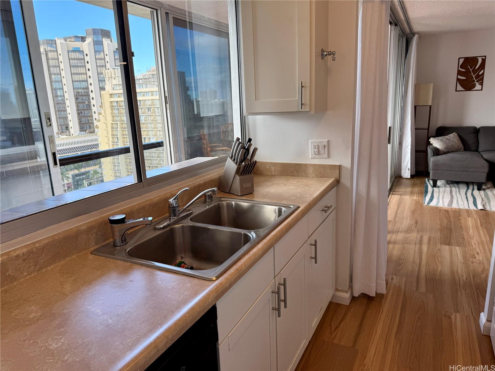 444 Nahua St Honolulu - Rental - photo 11 of 20