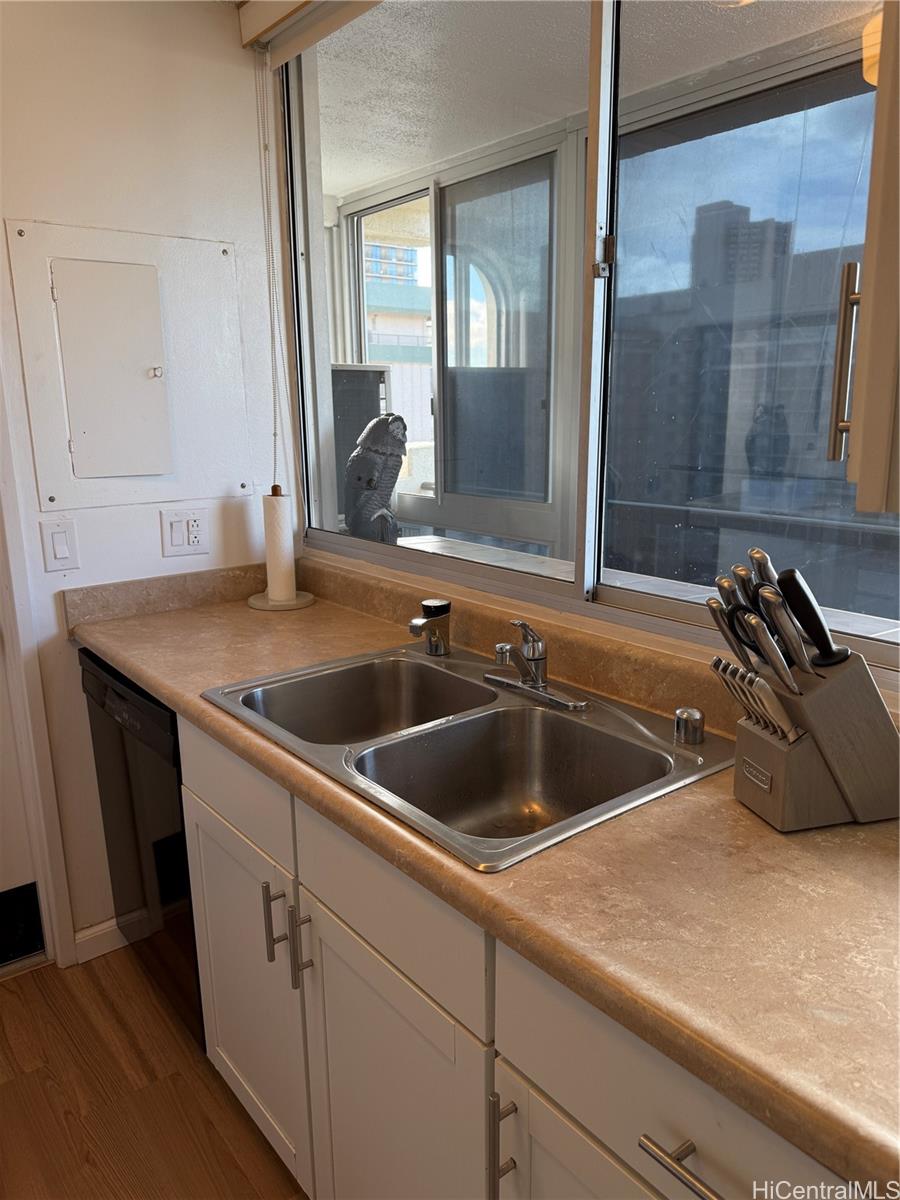 444 Nahua St Honolulu - Rental - photo 12 of 20