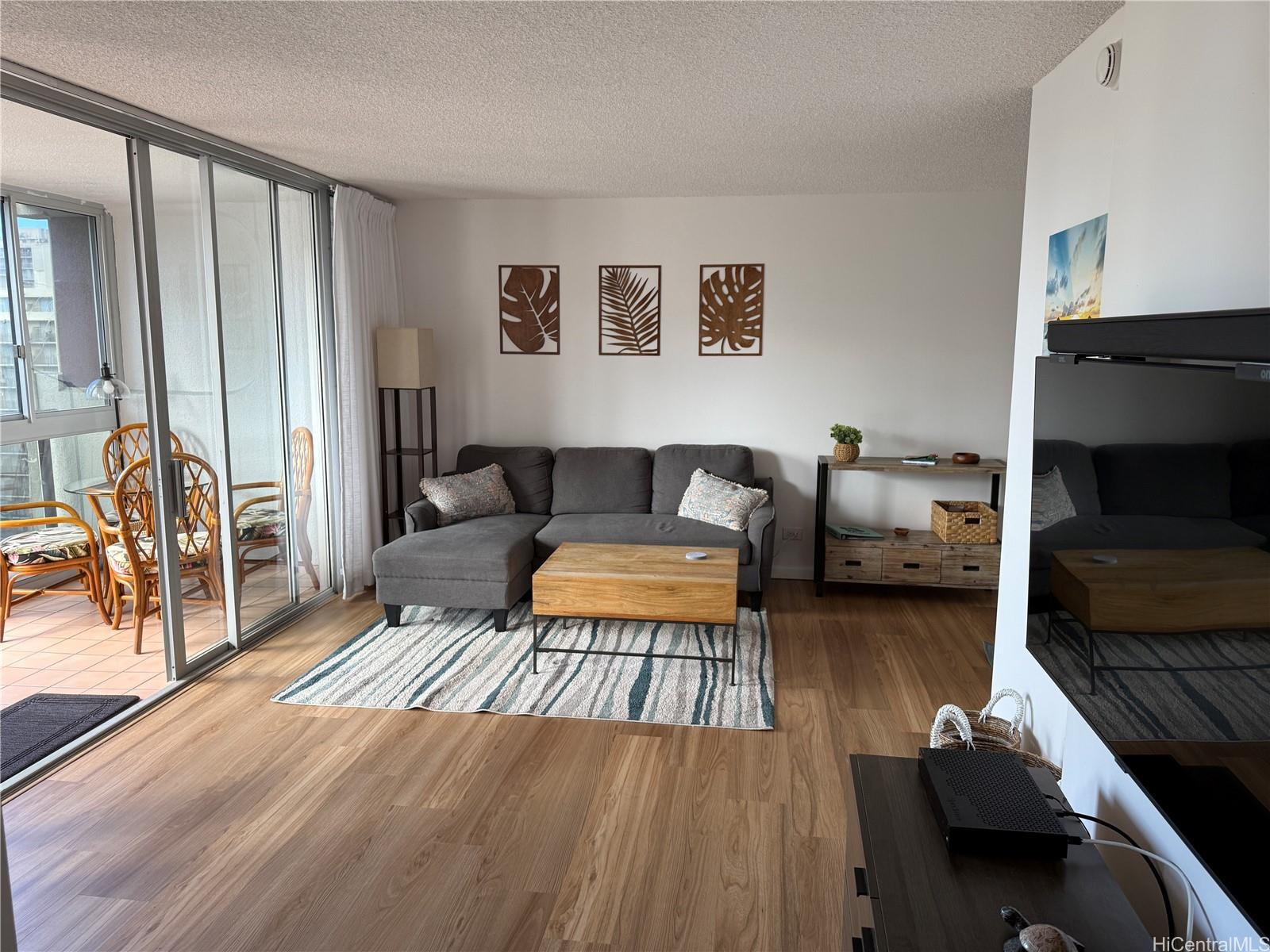 444 Nahua St Honolulu - Rental - photo 8 of 20