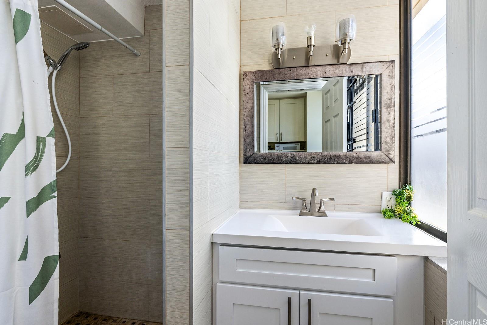 Hawaiian Monarch condo # 1003, Honolulu, Hawaii - photo 12 of 20