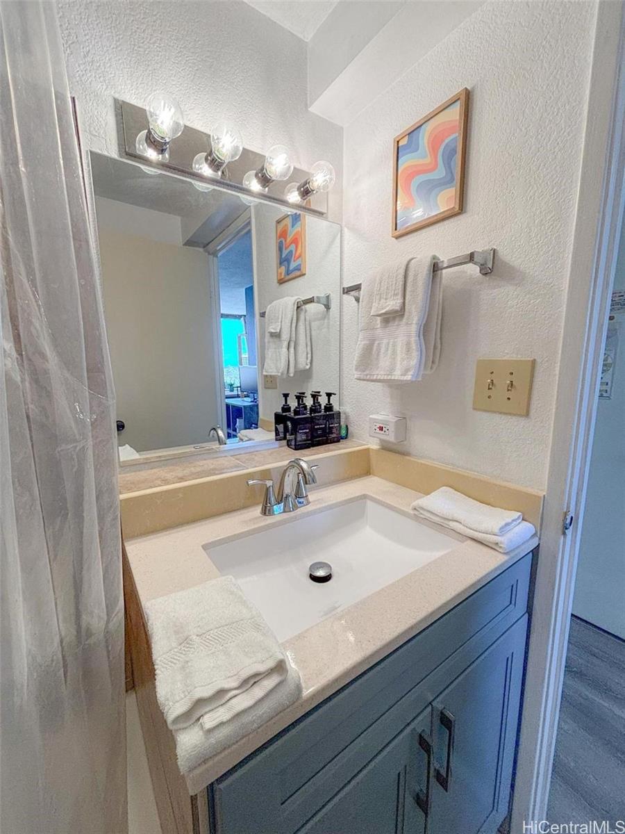 Hawaiian Monarch condo # 1105, Honolulu, Hawaii - photo 10 of 19