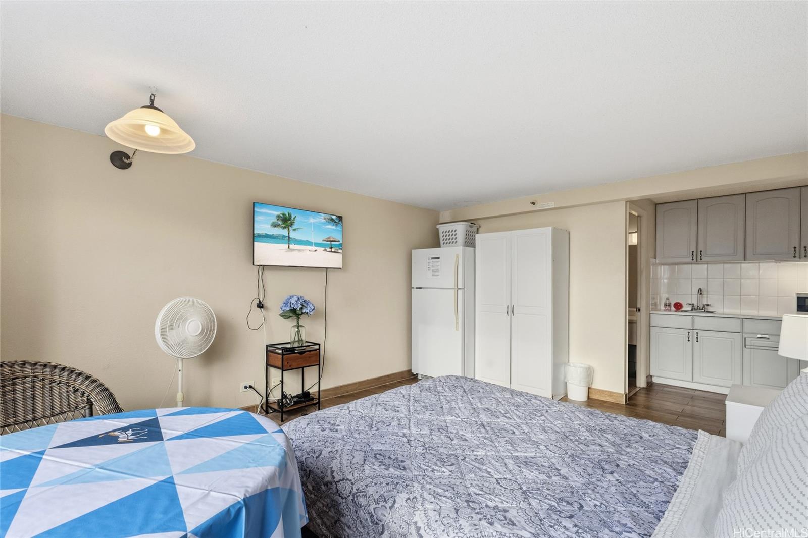 Hawaiian Monarch condo # 1109, Honolulu, Hawaii - photo 6 of 25