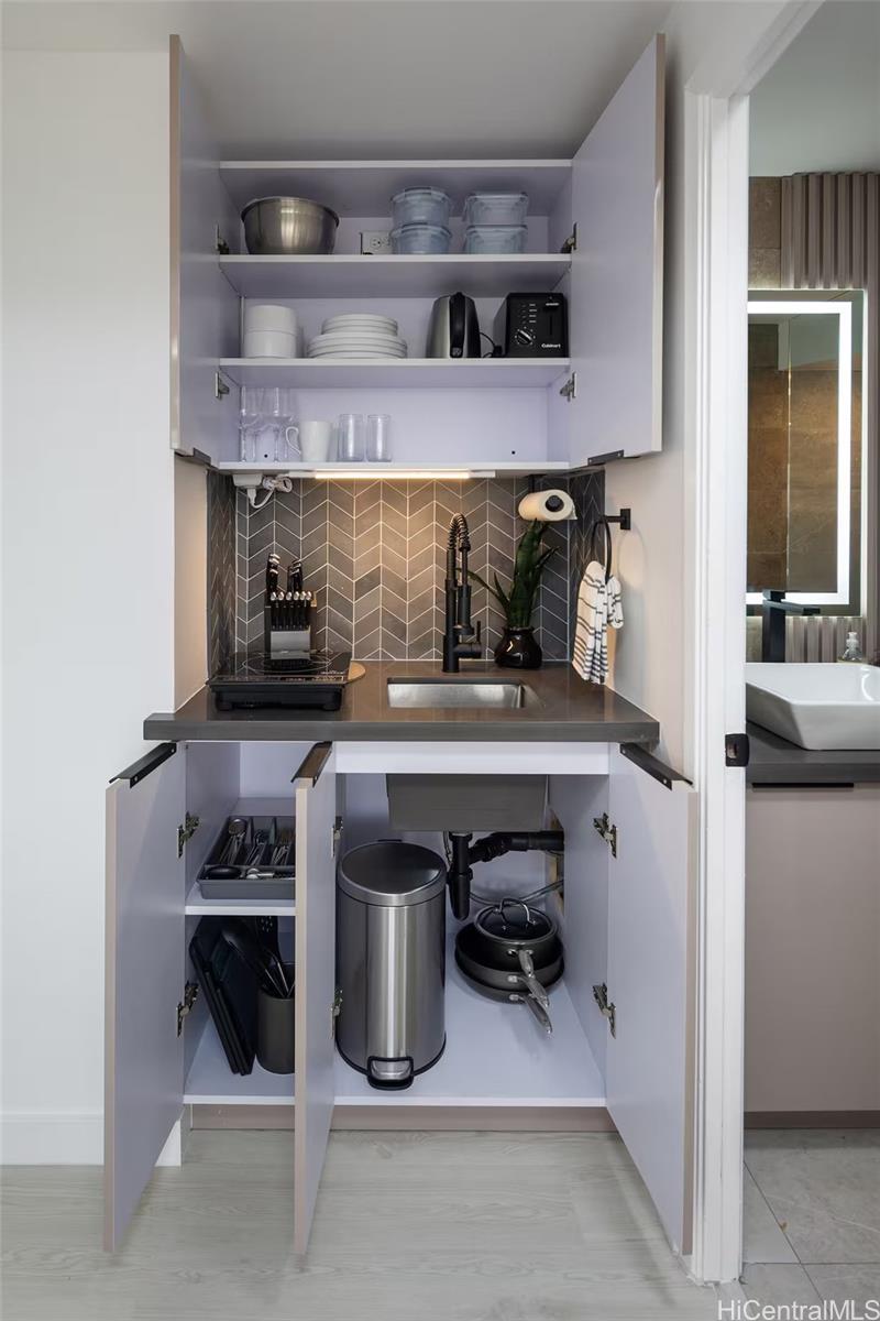 Hawaiian Monarch condo # 1308, Honolulu, Hawaii - photo 11 of 23