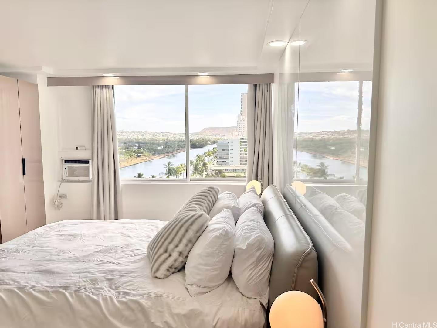 Hawaiian Monarch condo # 1308, Honolulu, Hawaii - photo 4 of 23