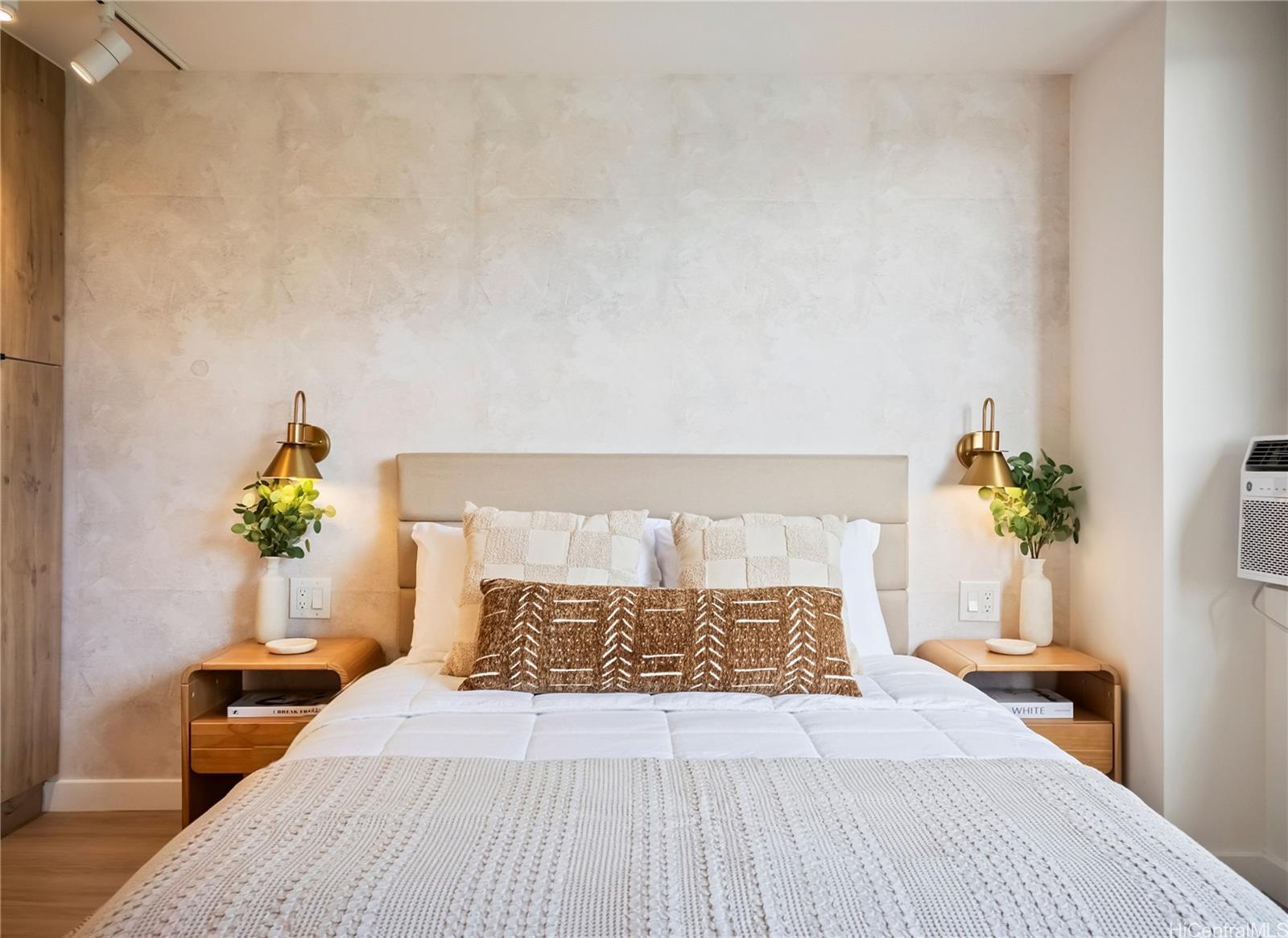 Hawaiian Monarch condo # 1312, Honolulu, Hawaii - photo 11 of 24