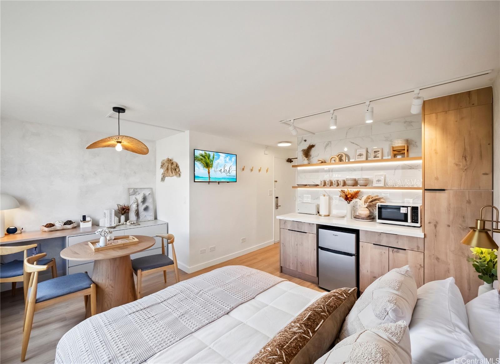 Hawaiian Monarch condo # 1312, Honolulu, Hawaii - photo 5 of 24