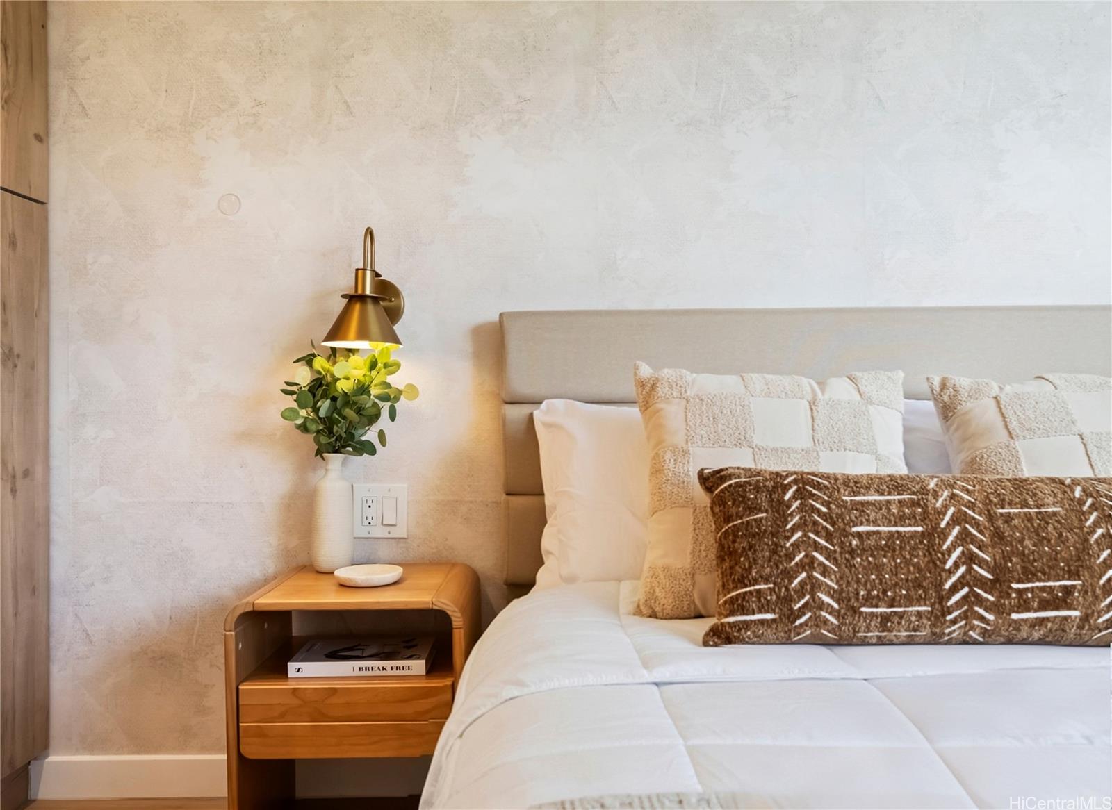 Hawaiian Monarch condo # 1312, Honolulu, Hawaii - photo 10 of 24