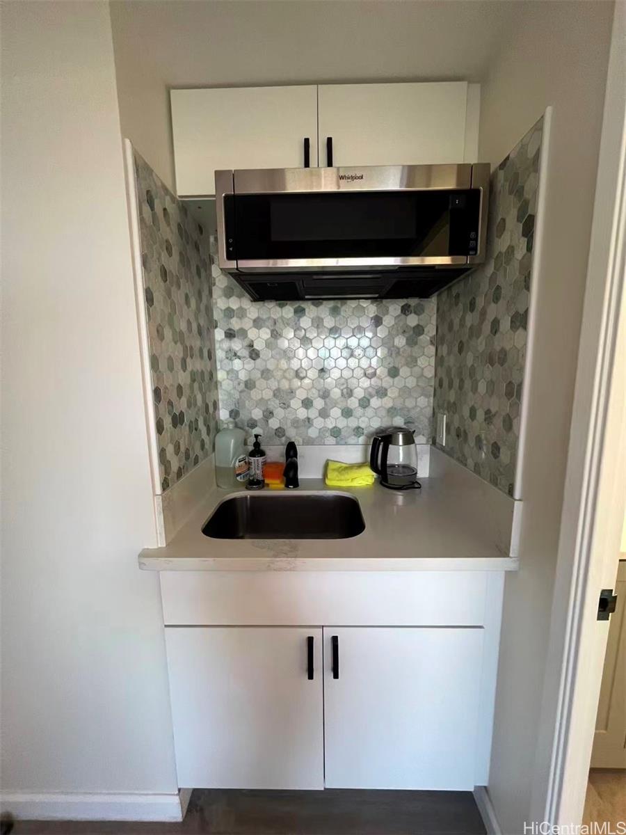 Hawaiian Monarch condo # 1408, Honolulu, Hawaii - photo 7 of 10