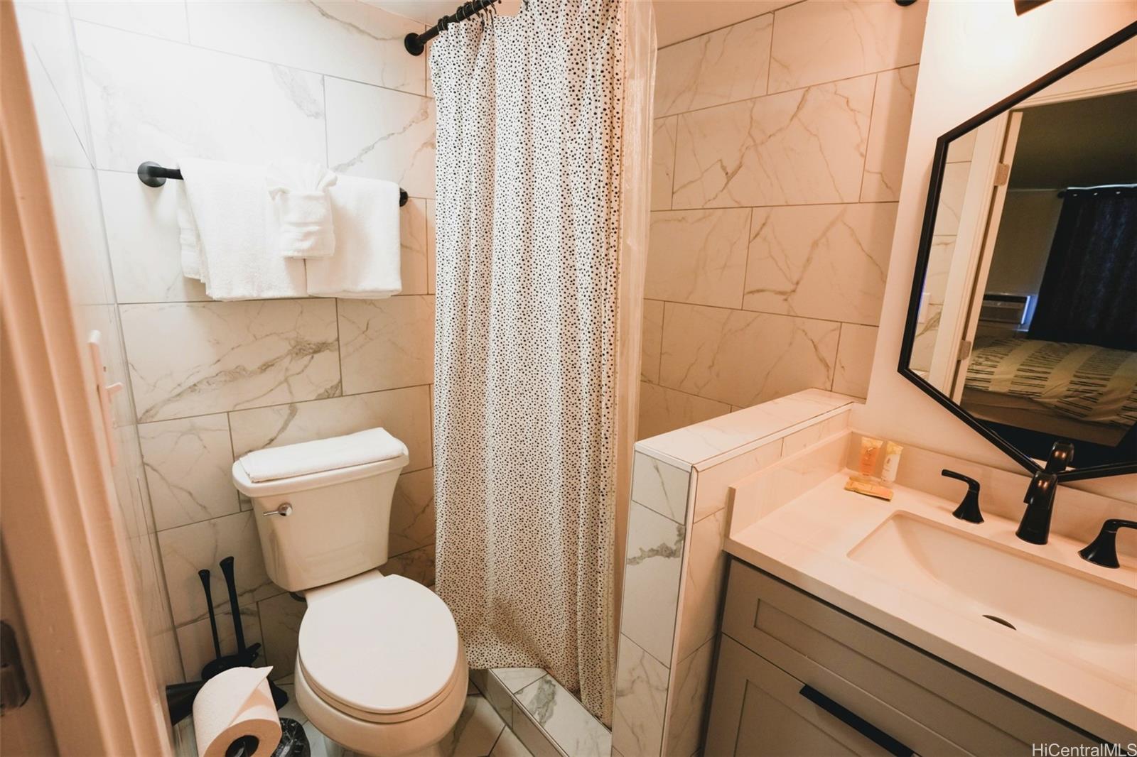 Hawaiian Monarch condo # 1415, Honolulu, Hawaii - photo 11 of 15