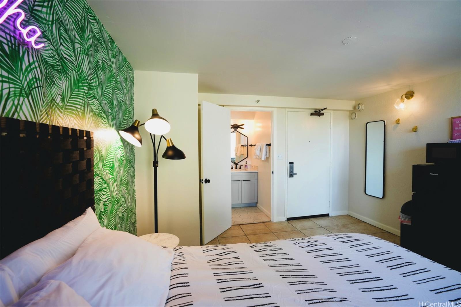 Hawaiian Monarch condo # 1415, Honolulu, Hawaii - photo 7 of 15