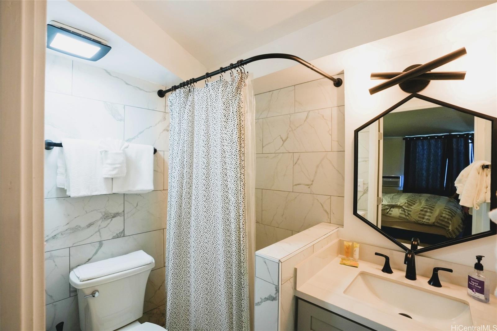 Hawaiian Monarch condo # 1415, Honolulu, Hawaii - photo 10 of 15