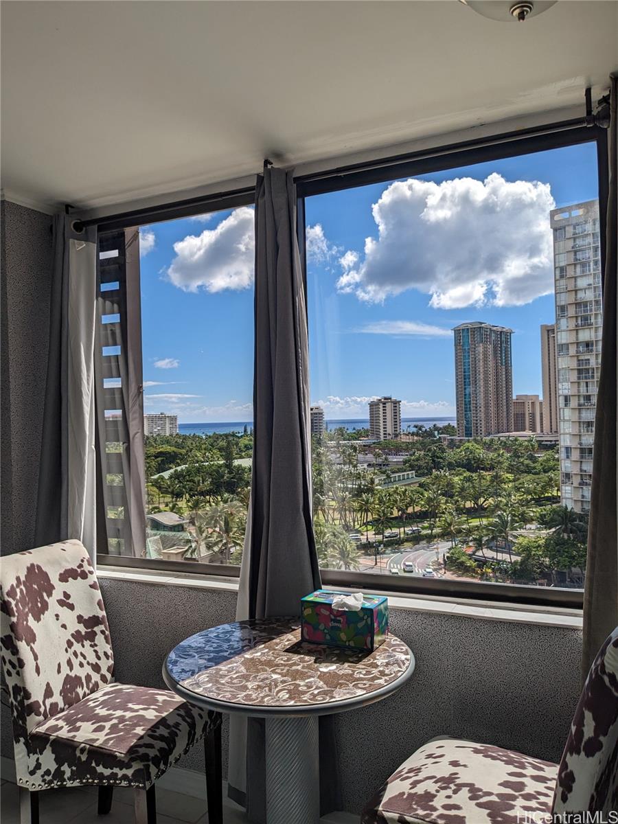 Hawaiian Monarch condo # 1503, Honolulu, Hawaii - photo 4 of 25