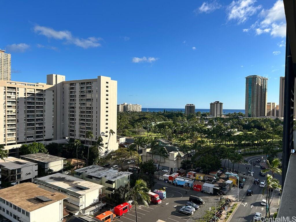 444 Niu St Honolulu - Rental - photo 2 of 8
