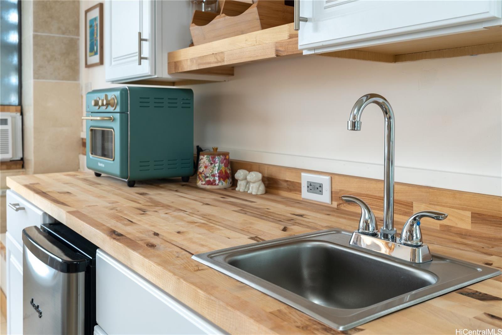 Hawaiian Monarch condo # 1607, Honolulu, Hawaii - photo 13 of 17