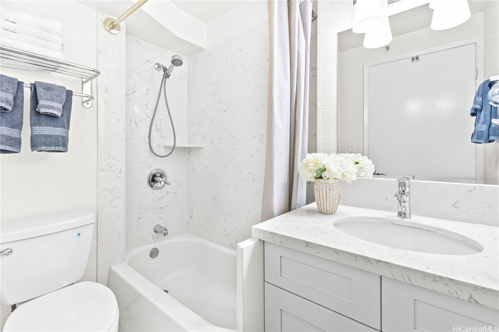 Hawaiian Monarch condo # 1715, Honolulu, Hawaii - photo 8 of 22