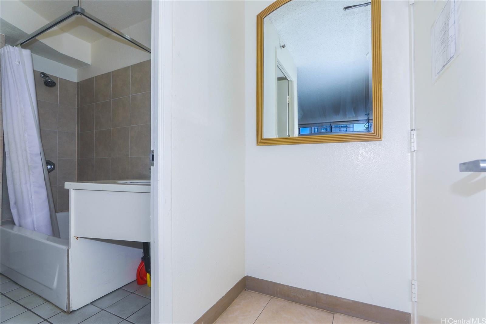 Hawaiian Monarch condo # 1805, Honolulu, Hawaii - photo 6 of 19