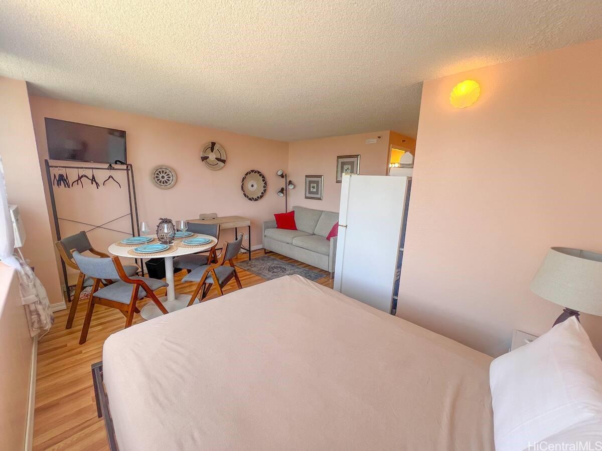 Hawaiian Monarch condo # 2105, Honolulu, Hawaii - photo 4 of 19