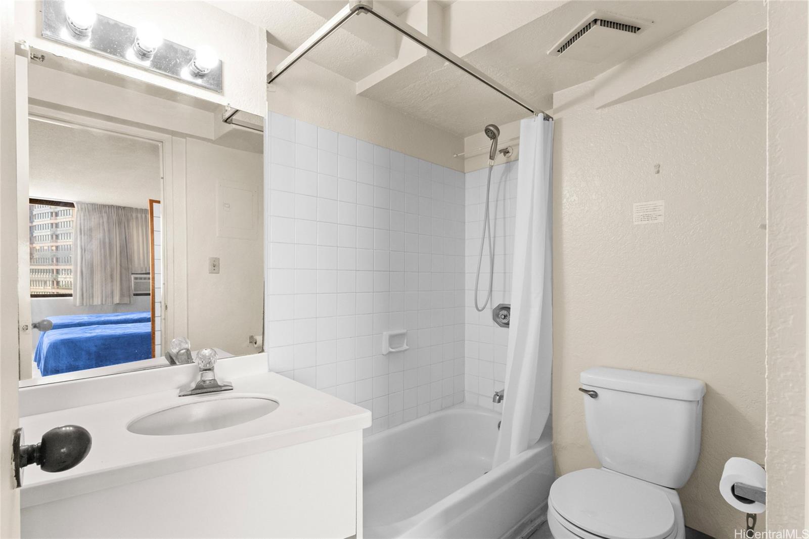 Hawaiian Monarch condo # 2502, Honolulu, Hawaii - photo 12 of 25