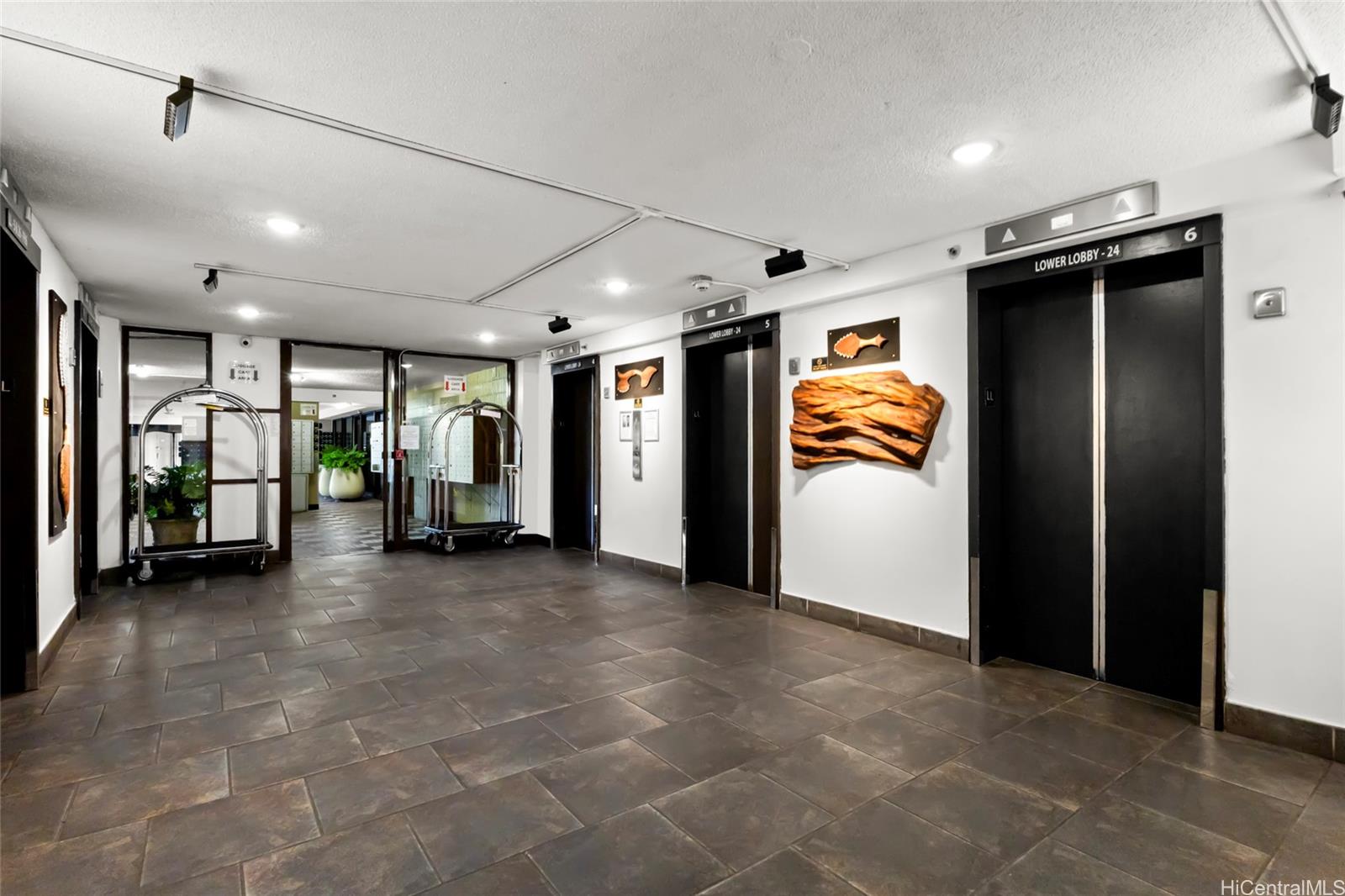 Hawaiian Monarch condo # 2502, Honolulu, Hawaii - photo 20 of 25