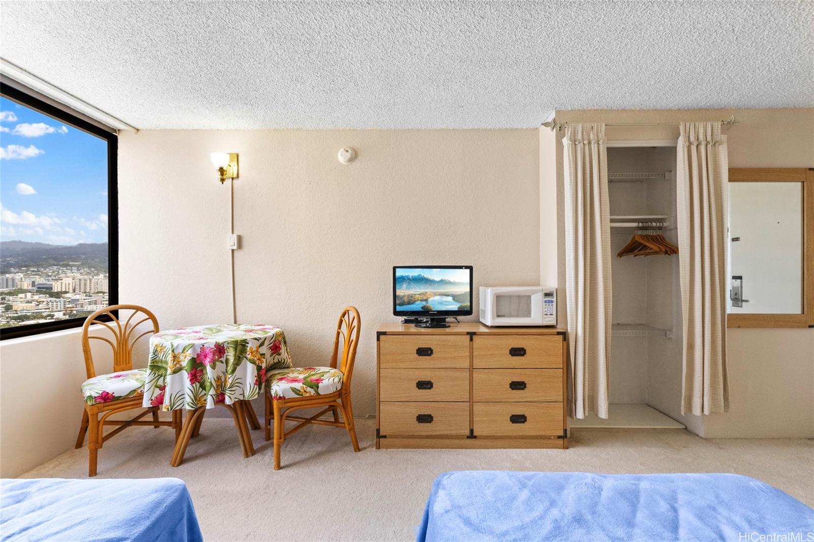 Hawaiian Monarch condo # 2502, Honolulu, Hawaii - photo 8 of 25