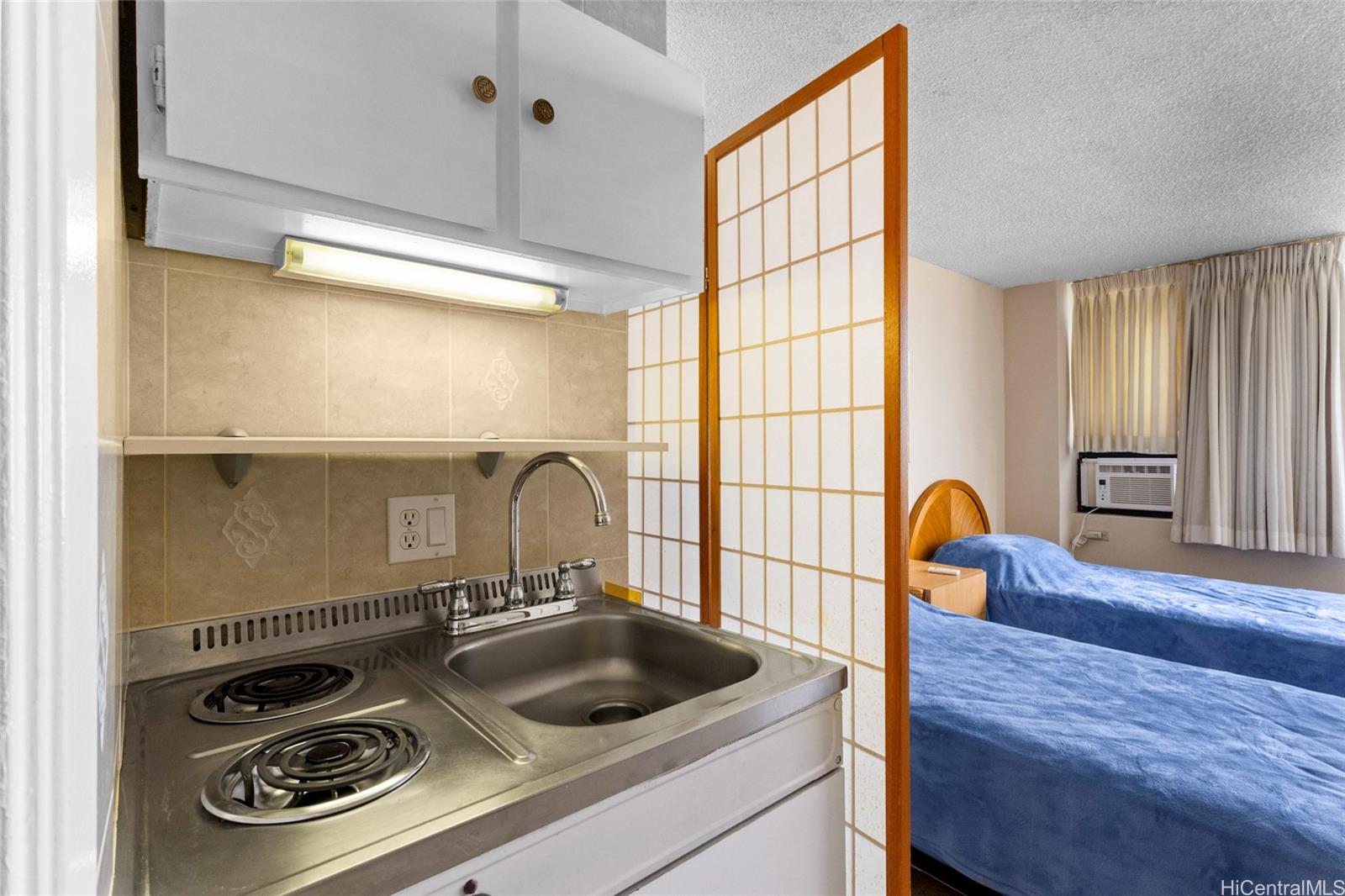 Hawaiian Monarch condo # 2502, Honolulu, Hawaii - photo 10 of 25