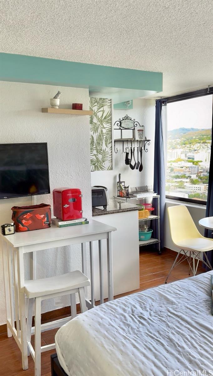 Hawaiian Monarch condo # 2513, Honolulu, Hawaii - photo 2 of 15