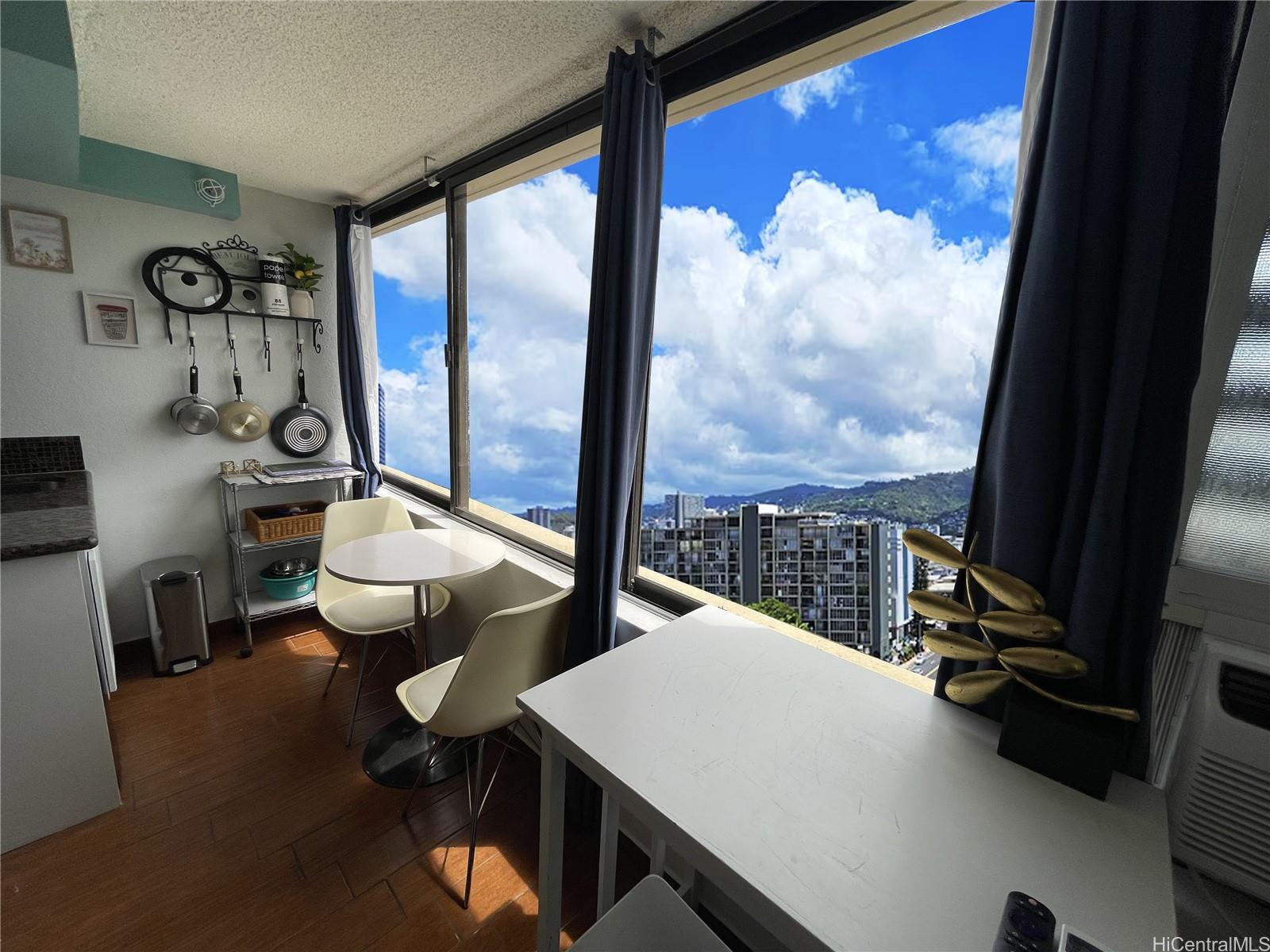 Hawaiian Monarch condo # 2513, Honolulu, Hawaii - photo 3 of 15