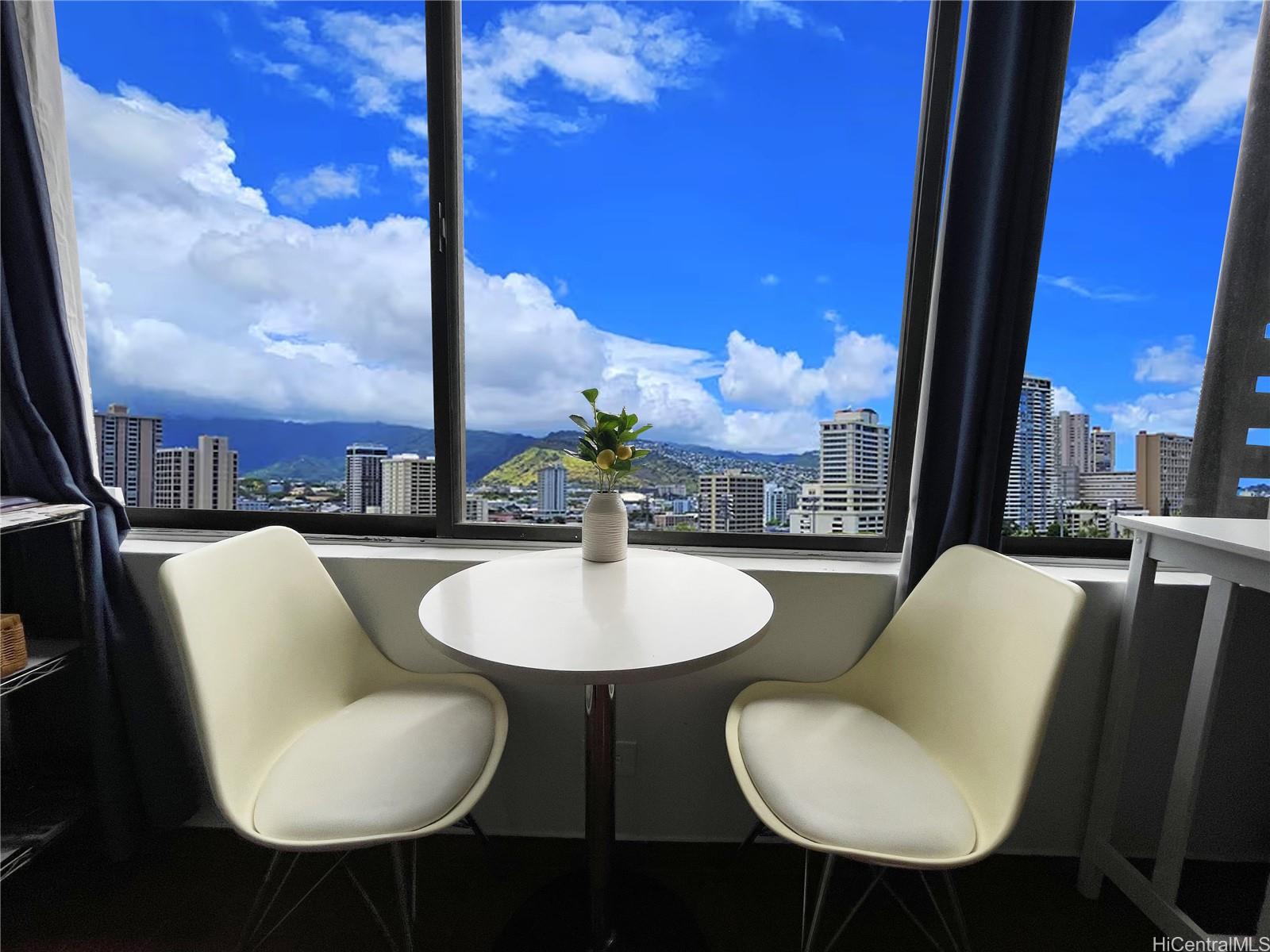 Hawaiian Monarch condo # 2513, Honolulu, Hawaii - photo 4 of 15