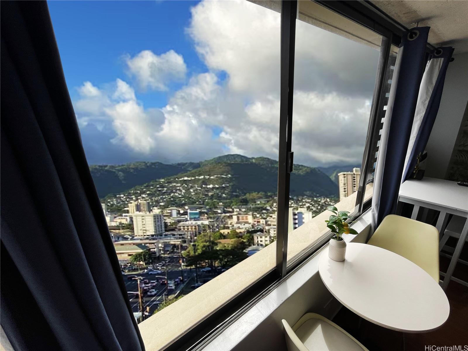 Hawaiian Monarch condo # 2513, Honolulu, Hawaii - photo 8 of 15