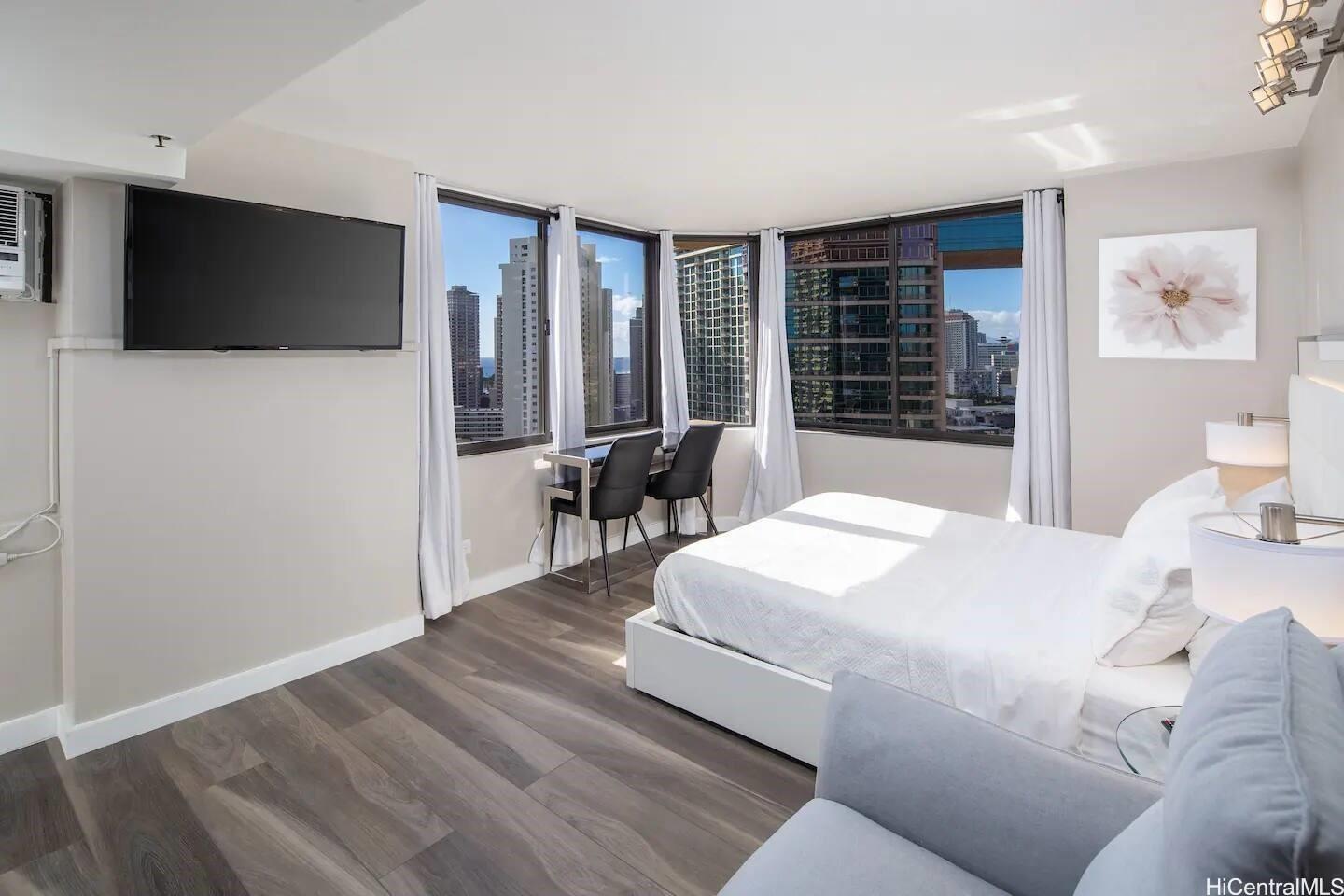 Hawaiian Monarch condo # 2702, Honolulu, Hawaii - photo 2 of 18