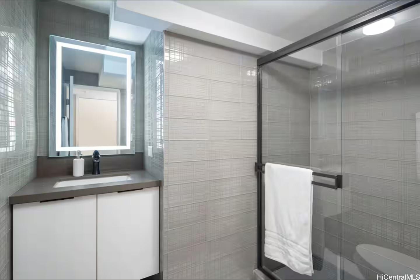 Hawaiian Monarch condo # 2702, Honolulu, Hawaii - photo 12 of 18